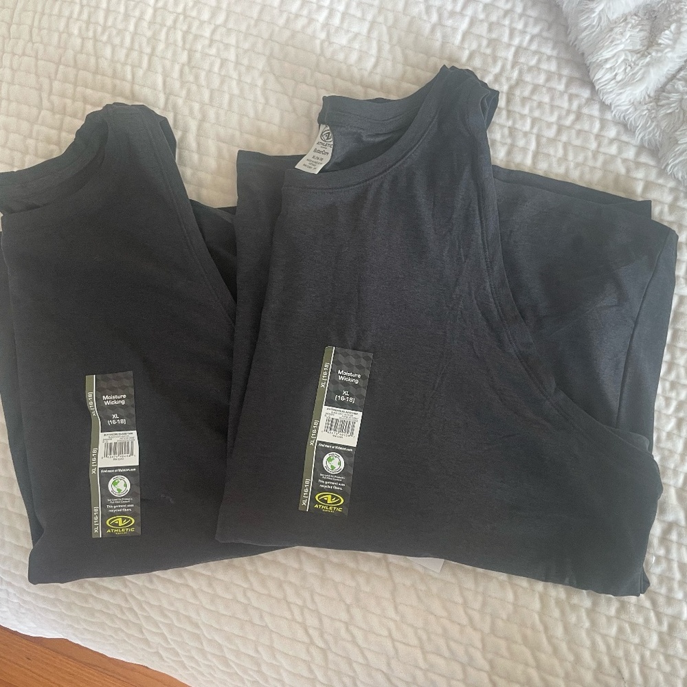 SET OF 2 WOMENS XL (16-18) MOISTURE WICKING RELAXED TANK NEW WITH TAGS